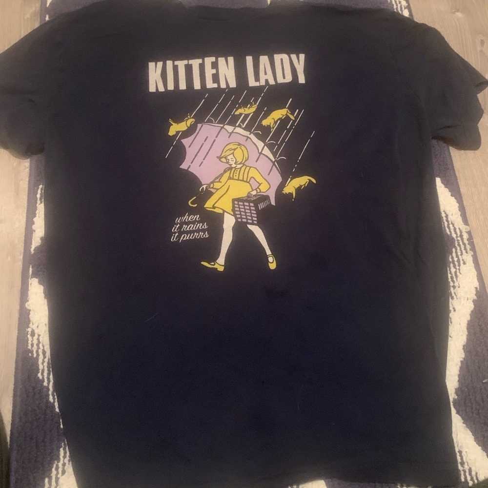 Kitten lady tee